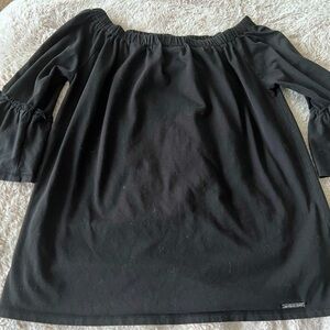 Black flared arms shirt